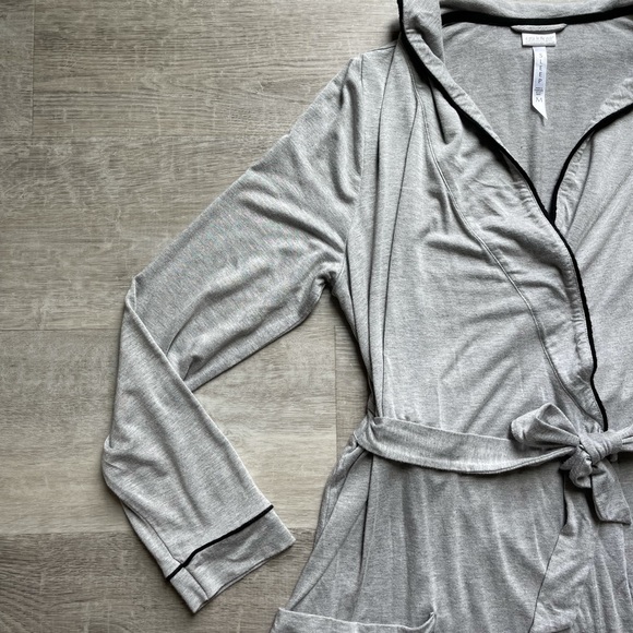 A Pea in The Pod Maternity Sleep Robe sz M - Picture 4 of 9